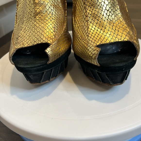 FINSK Platform Gold Faux Snakeskin Open Toe Stiletto Heels size Made in Italy - Picture 9 of 17
